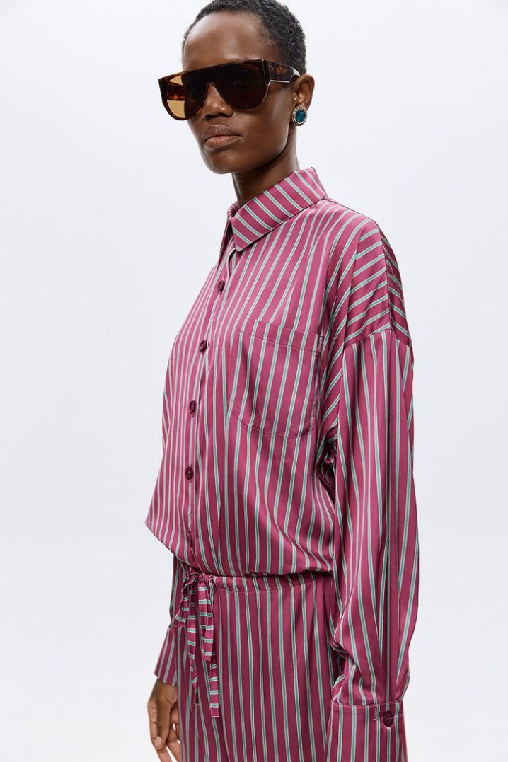 Γυναικείο πουκάμισο Brianna Pinstriped Burgundy - Image 2