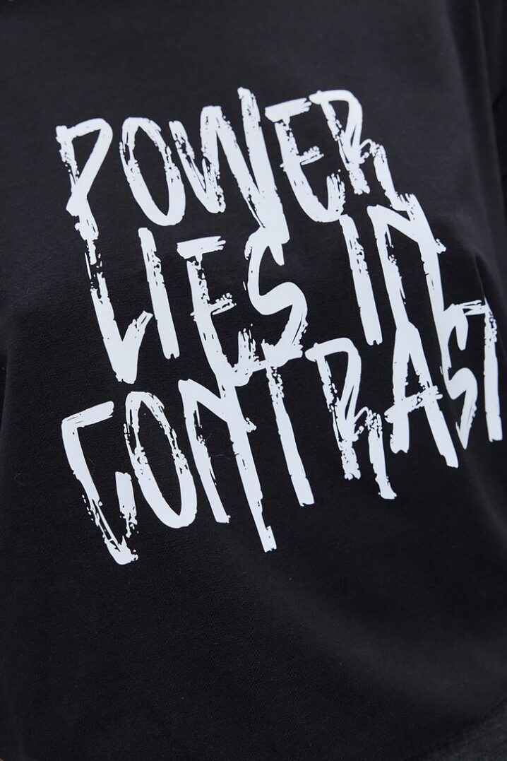 Γυναικείο T-Shirt Power Lies In Contrast-Μαύρο - Image 3