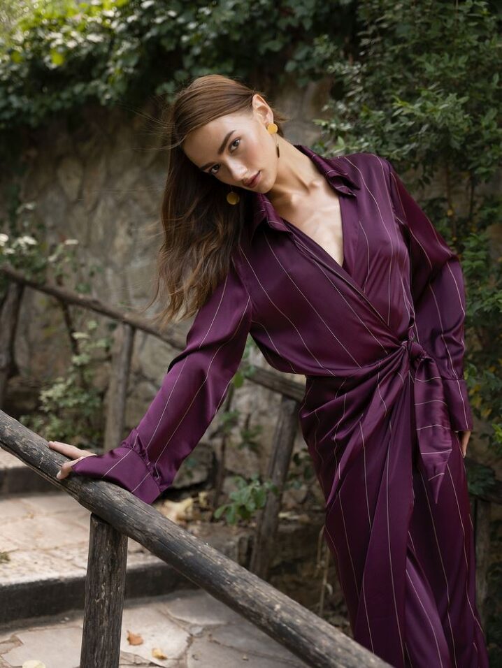 Γυναικείο Φόρεμα Pinstriped-Burgundy - Image 3