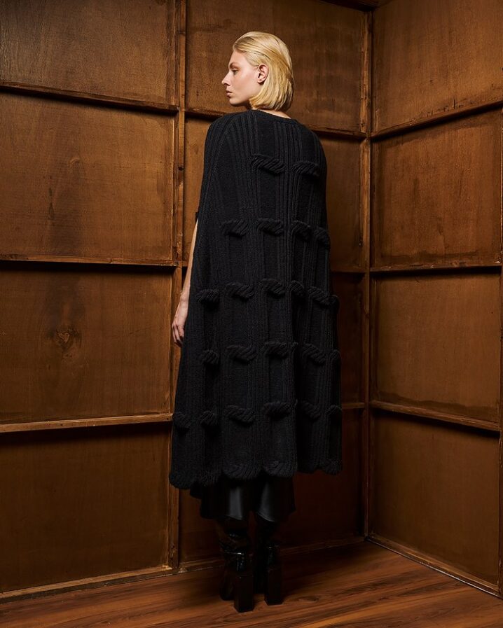 Γυναικεία Long Knit Cape Ζακέτα-Mαύρο - Image 2