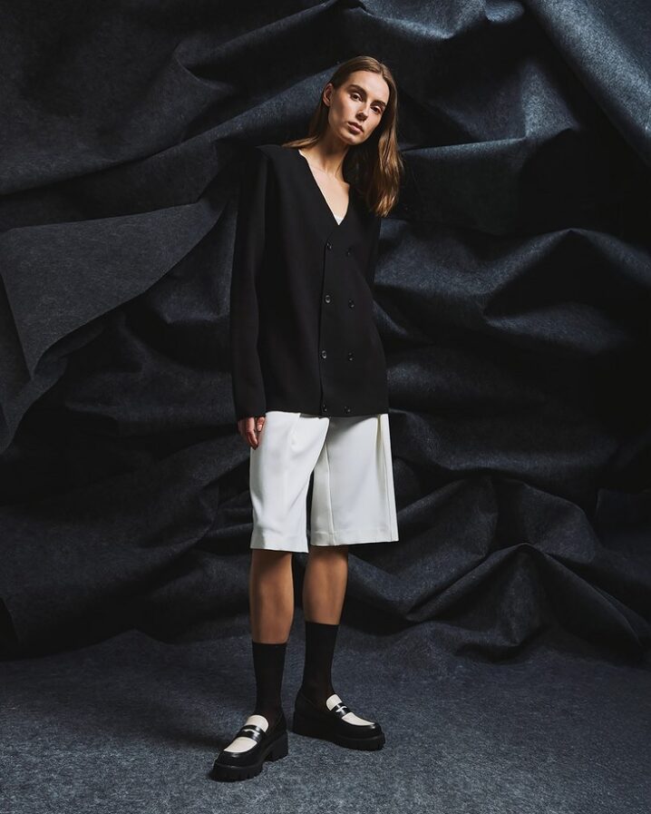Γυναικεία Across Buttoned Knit Ζακέτα-Μαύρο